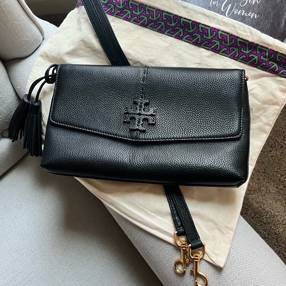 Tory Burch
McGraw Leather Crossbody Bag with duster bag